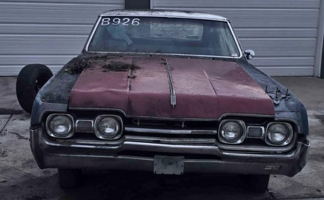 1967 Oldsmobile cutlass GLS Sedan 4D