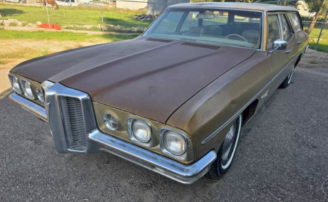 1970 Pontiac catalina station wagon (safari)