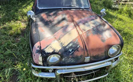 62 and 64 Renault Dauphine