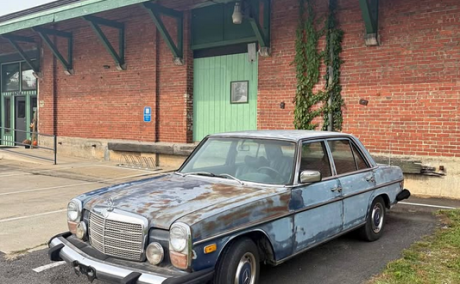 1976 Mercedes-Benz 300 d Sedan